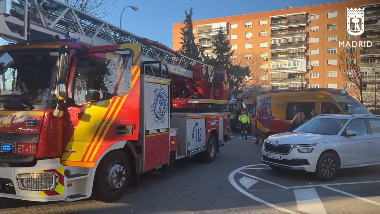 Herida Muy Grave Una Mujer En Un Incendio En La Calle Santa Virgilia De