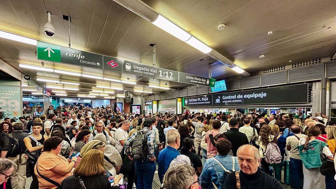 Renfe Reubica A M S De Un Millar De Viajeros De Servicios Anunciados