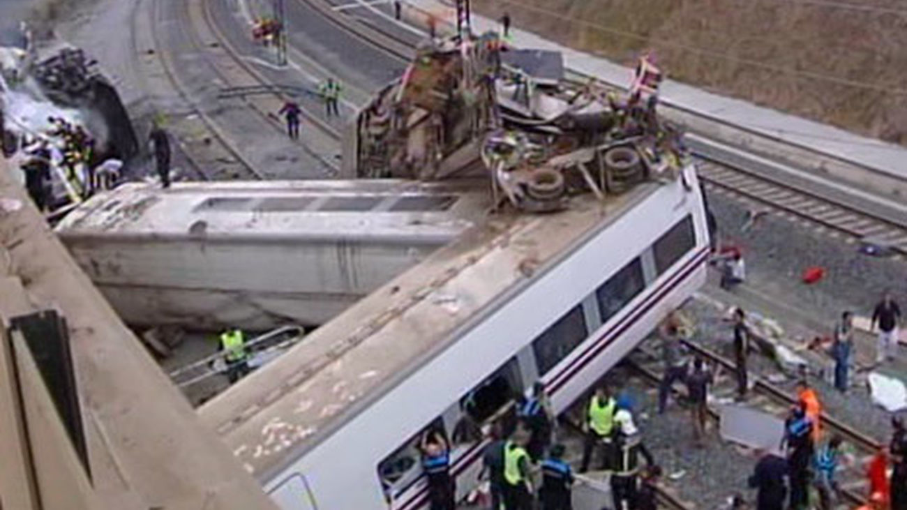 Carrusel Imagen del tren descarrilado a 3 km de Ferrol