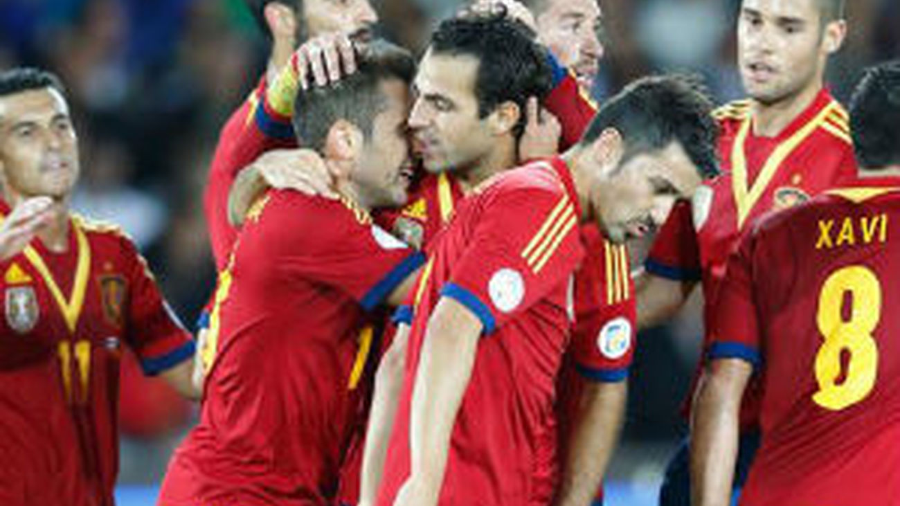 La Selección española celebra el triunfo ante Finlandia