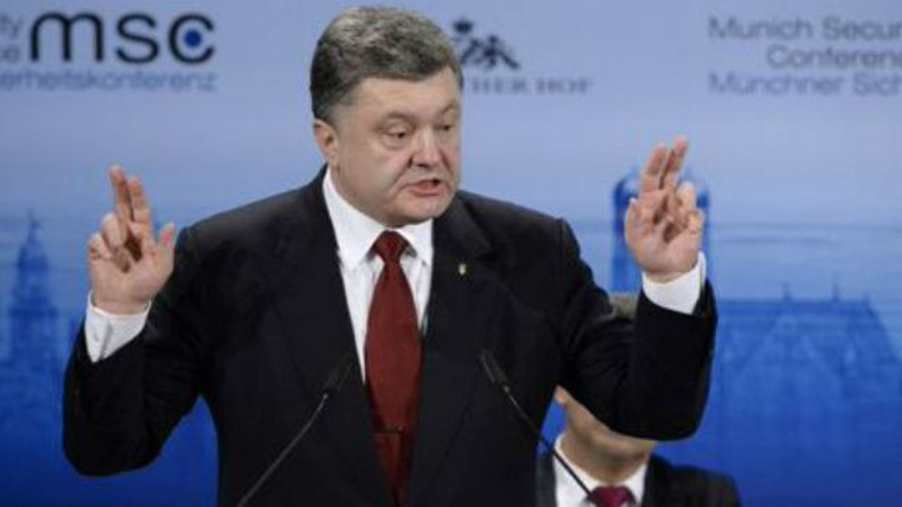 Poroshenko pide "apoyo militar" a Occidente para cerrar la crisis ucraniana