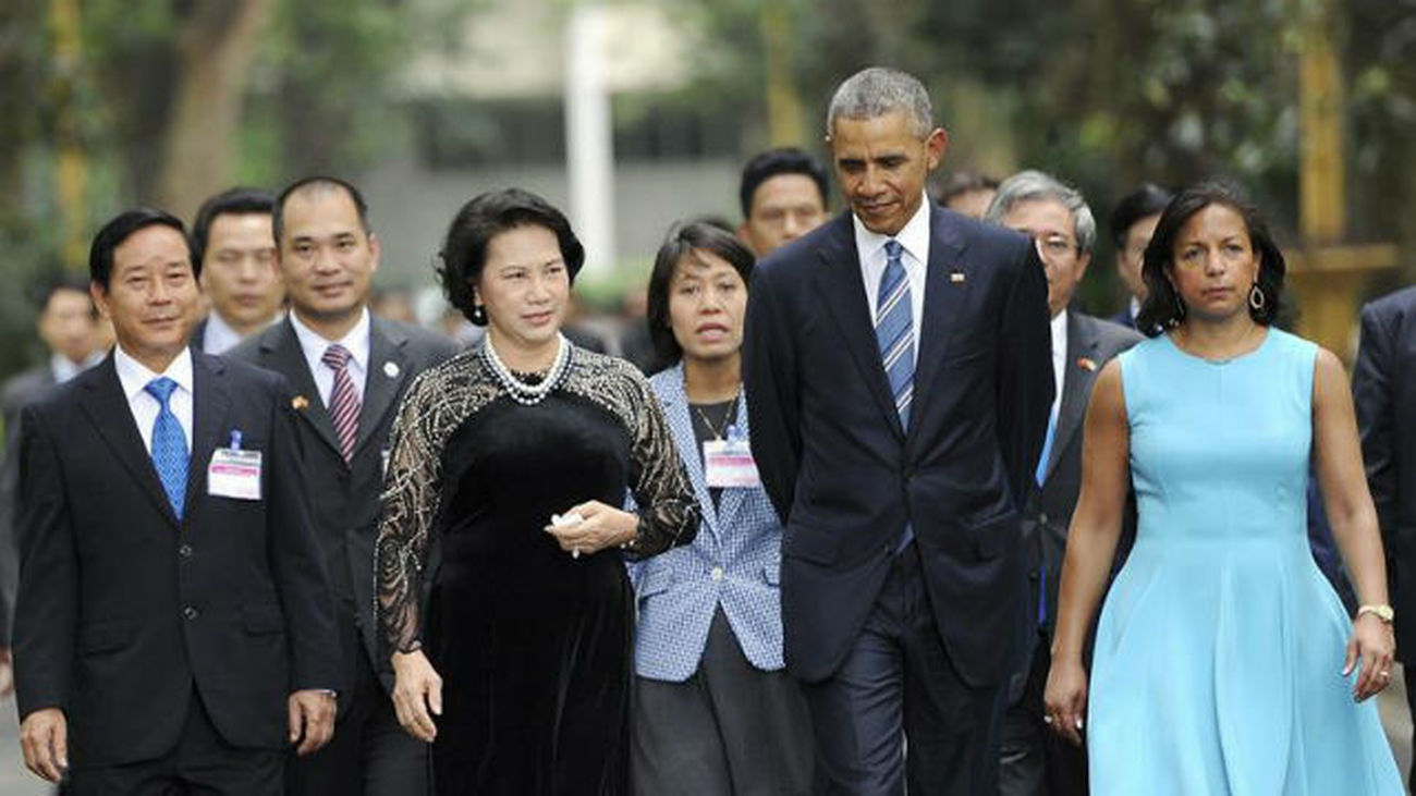 El presidente estadounidense, Barack Obama, y la presidenta de la Asamblea Nacional de Vietnam, Nguyen Thi Kim Ngan