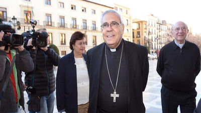El arzobispo de Granada asegura que jamás sospechó de abusos del padre Román