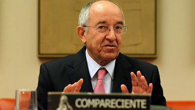 El exgobernador del Banco de España reconoce que "se han hecho mal cosas"