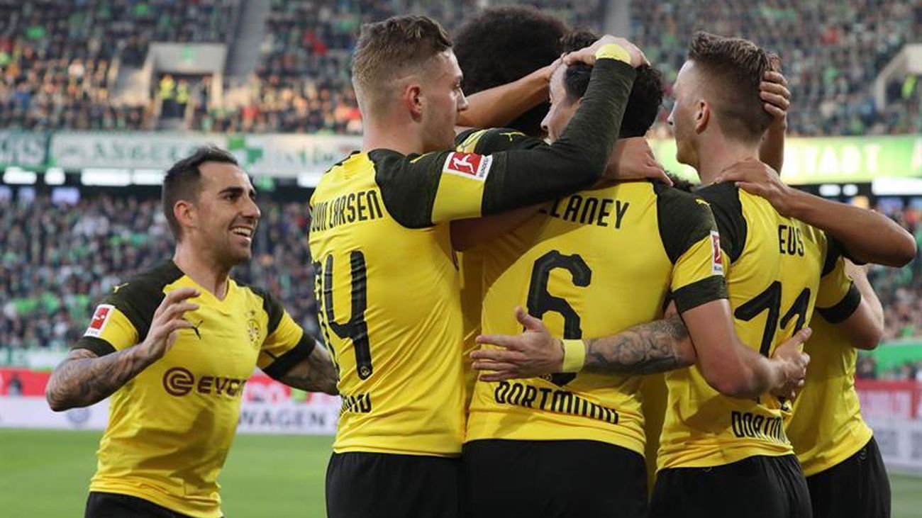 Jugadores del Borussia Dortmund festejan un gol