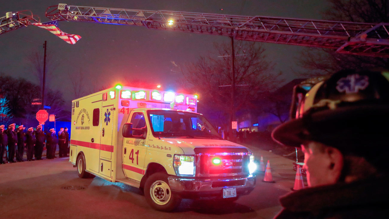 Dos mujeres, un policía y el atacante, muertos en tiroteo en hospital de EEUU