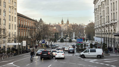 Los coches de Madrid sin etiqueta podrán aparcar en su barrio durante 2025