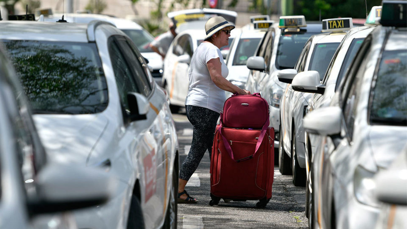 Los taxistas mantienen la convocatoria de huelga indefinida