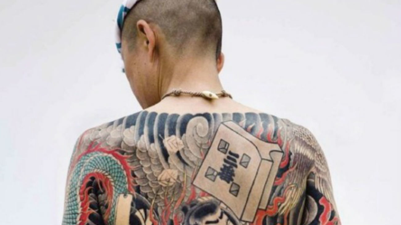 Los tatuadores alertan del riesgo de hacerse tatuajes caseros y de precios  baratos