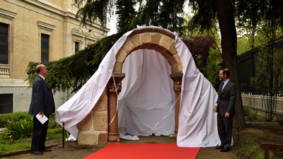 El Museo Arqueológico incorpora en su jardín un histórico arco románico en impresión 3D