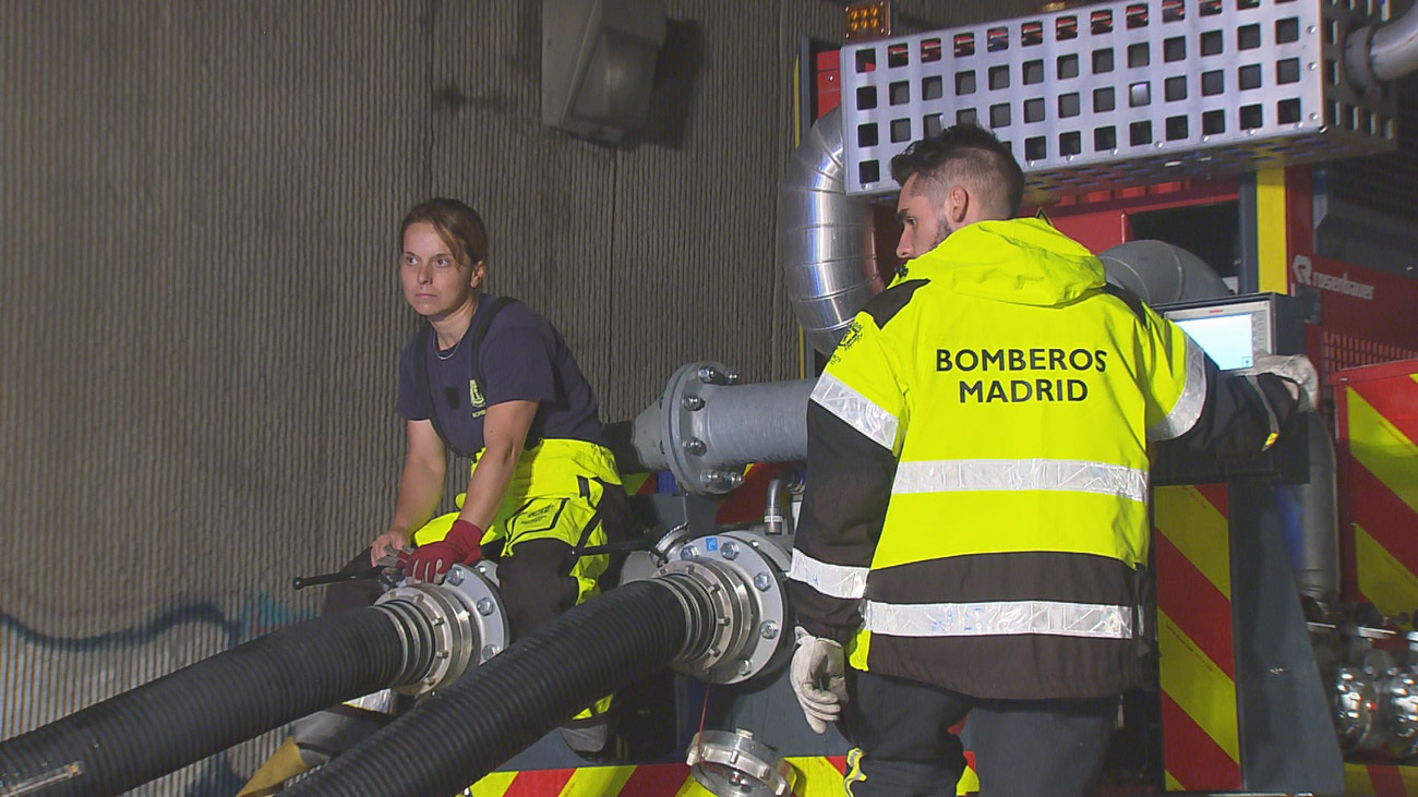 Los bomberos de Madrid atienden incidencias por las fuertes lluvias