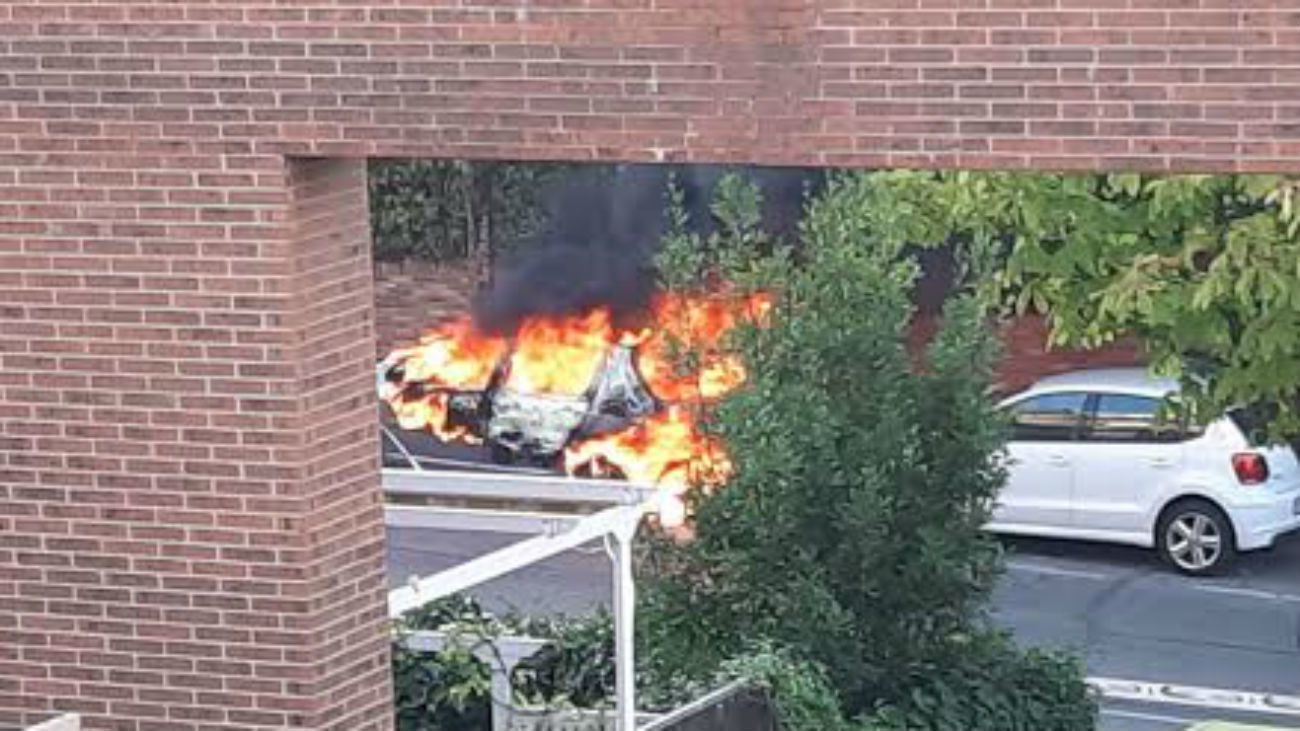 Incendio de uno de los coches