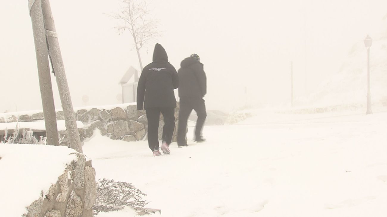 Nevadas en 15 provincias durante el domingo electoral