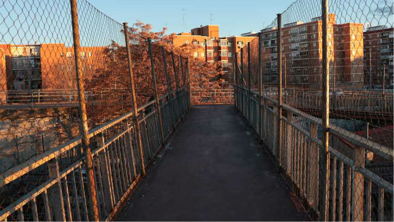 Pasarela peatonal (Foto: Alcalá Hoy)