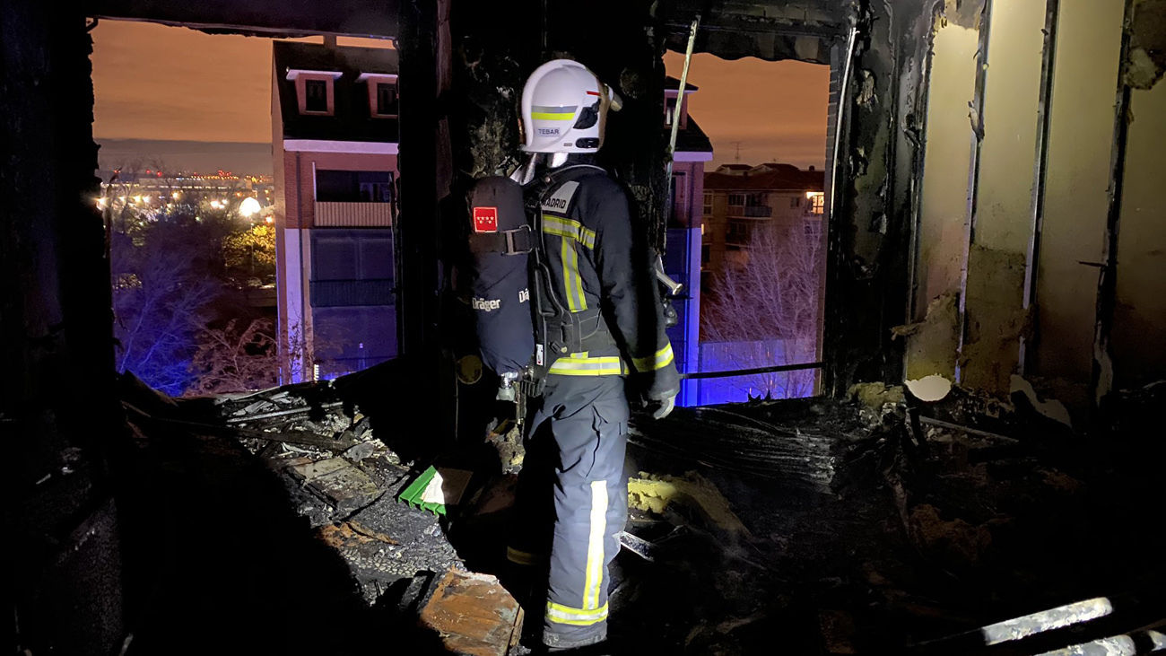 Una vivienda arrasada por un fuego en Torrejón de Ardoz sin causar víctimas