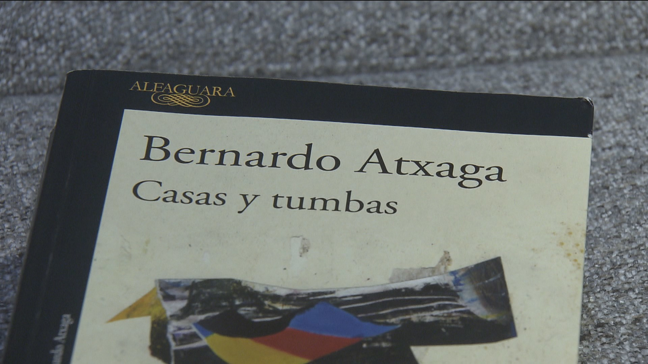 Casas y Tumbas', la nueva novela de Bernardo Atxaga