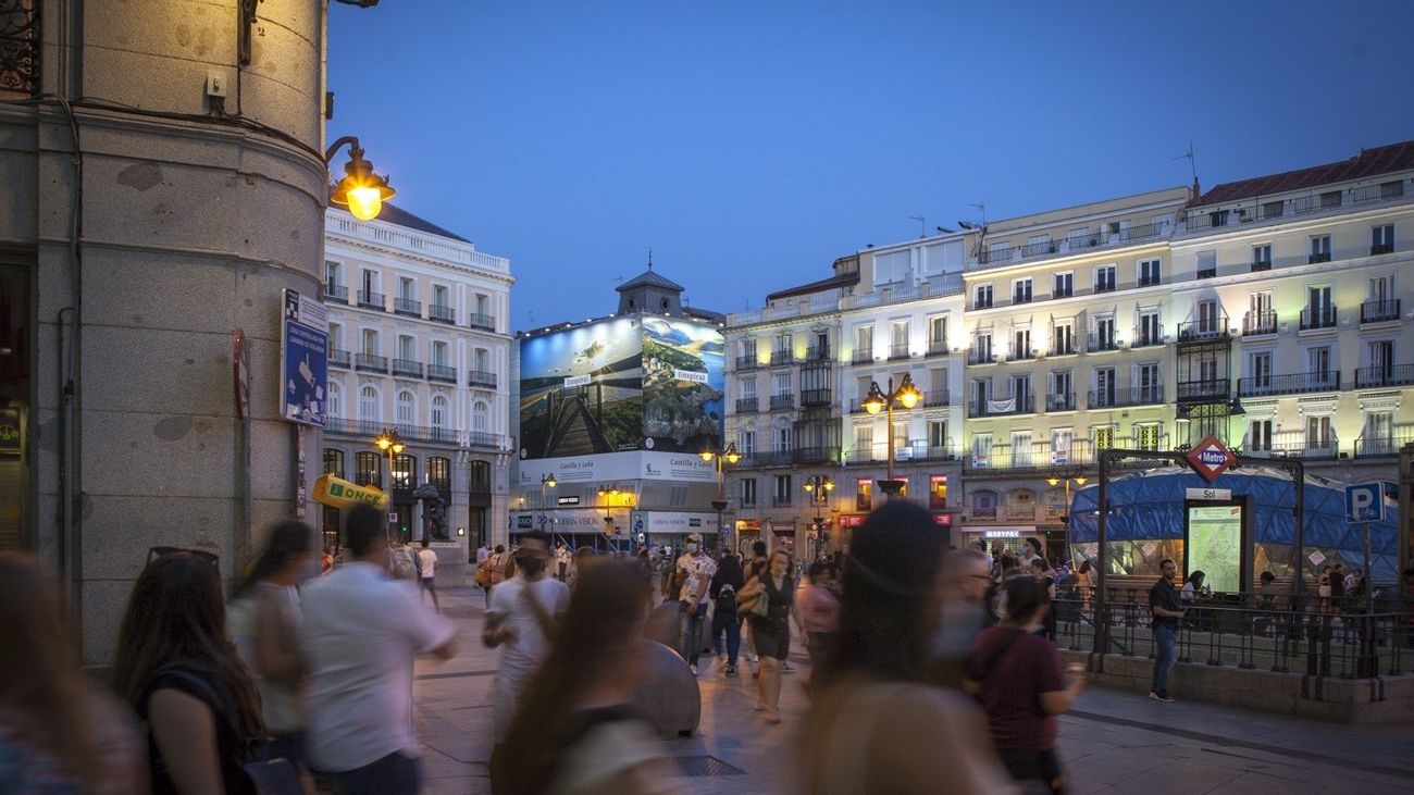 Movimiento de turismo en la Puerta del Sol, Madrid