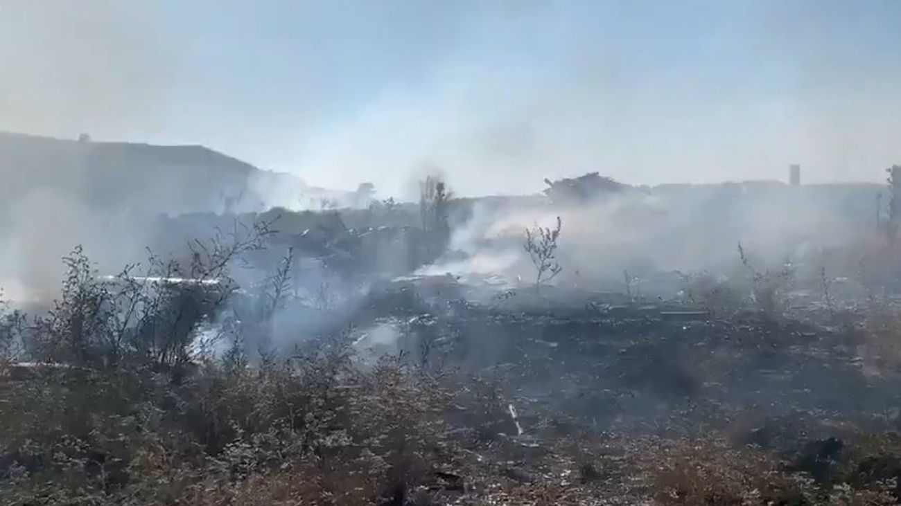 Incendio  de pastos en la Cañada Real Galiana