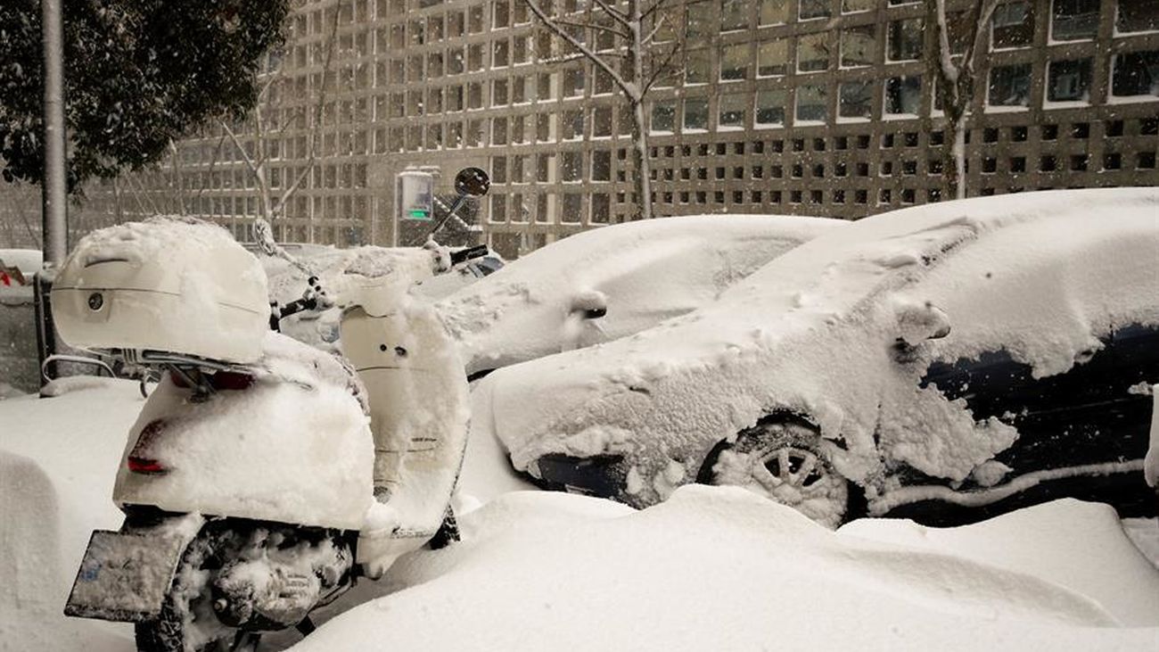 Coches cubiertos por la nevada Filomena