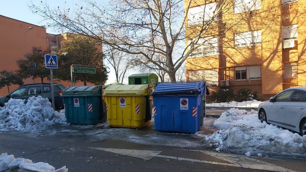 Basura acumulada en una calle de Rivas