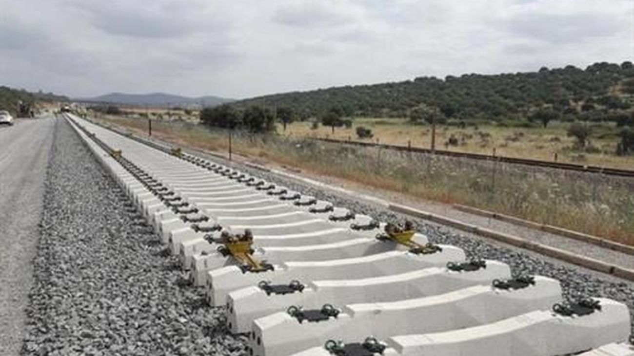 Vía de tren en construcción