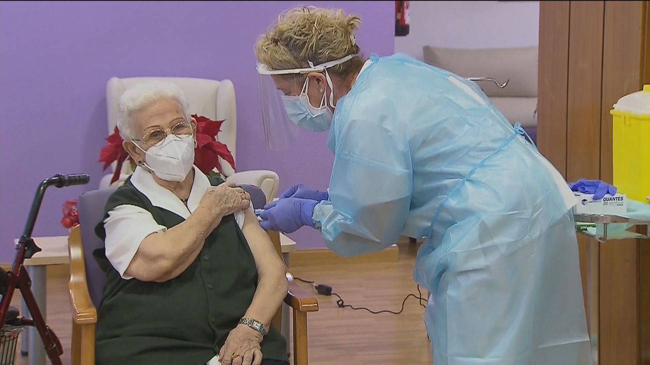 La Comunidad prevé vacunar a los mayores de 70 a partir de la segunda semana de abril