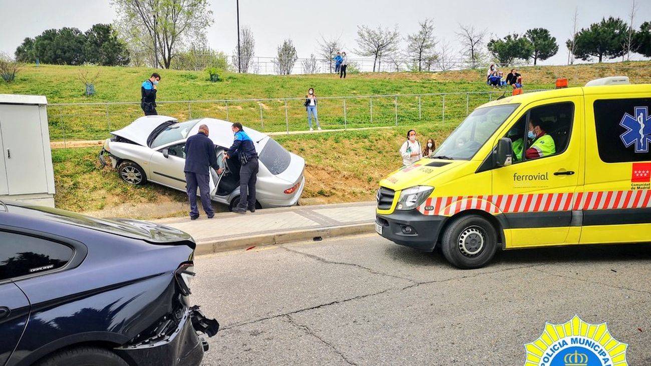 La Policía Local de Alcorcón interviene en un accidente en la calle Bruselas