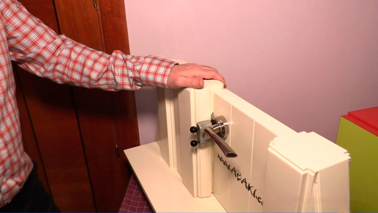 Un madrileño inventa la cerradura portátil que puedes instalar sin