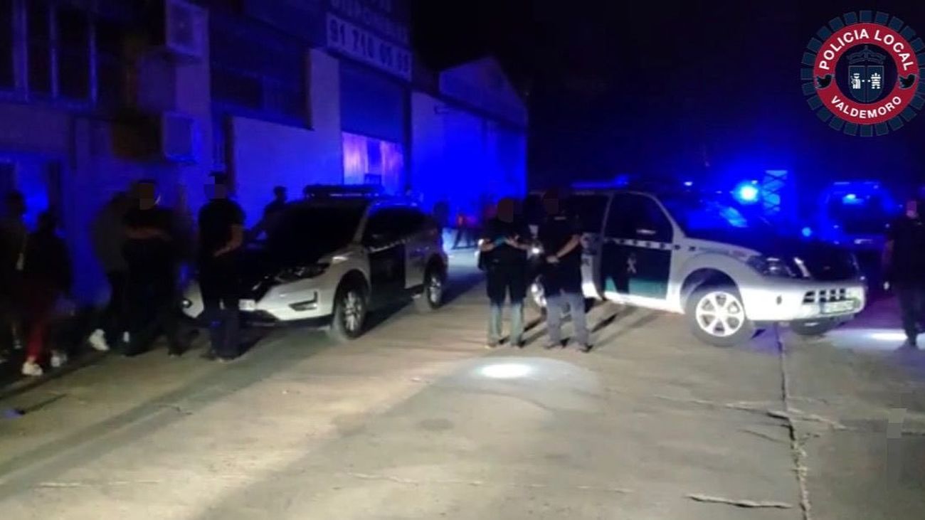 Agentes de Guardia Civil apoyan a la Policía Local de Valdemoro en un macrobotellón