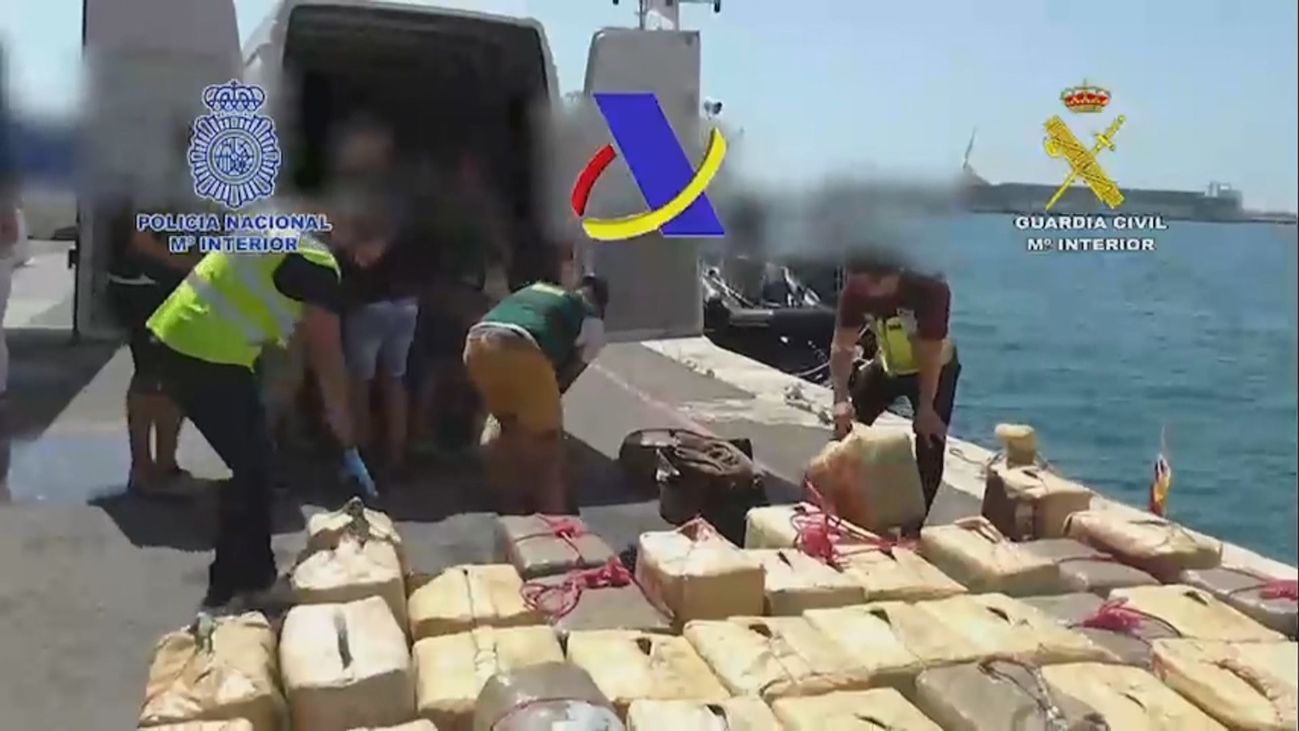 Desarticulada una organización criminal que iba  a distribuir 12 toneladas de hachís en narcolanchas