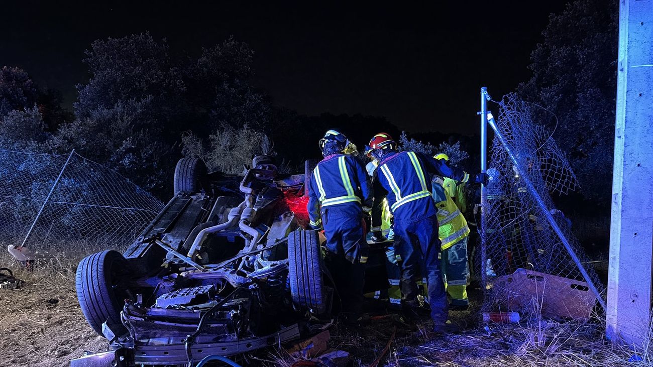 Efectos del SUMMA 112 y Bomberos de la Comunidad en el accidente de tráfico de Valdemorillo