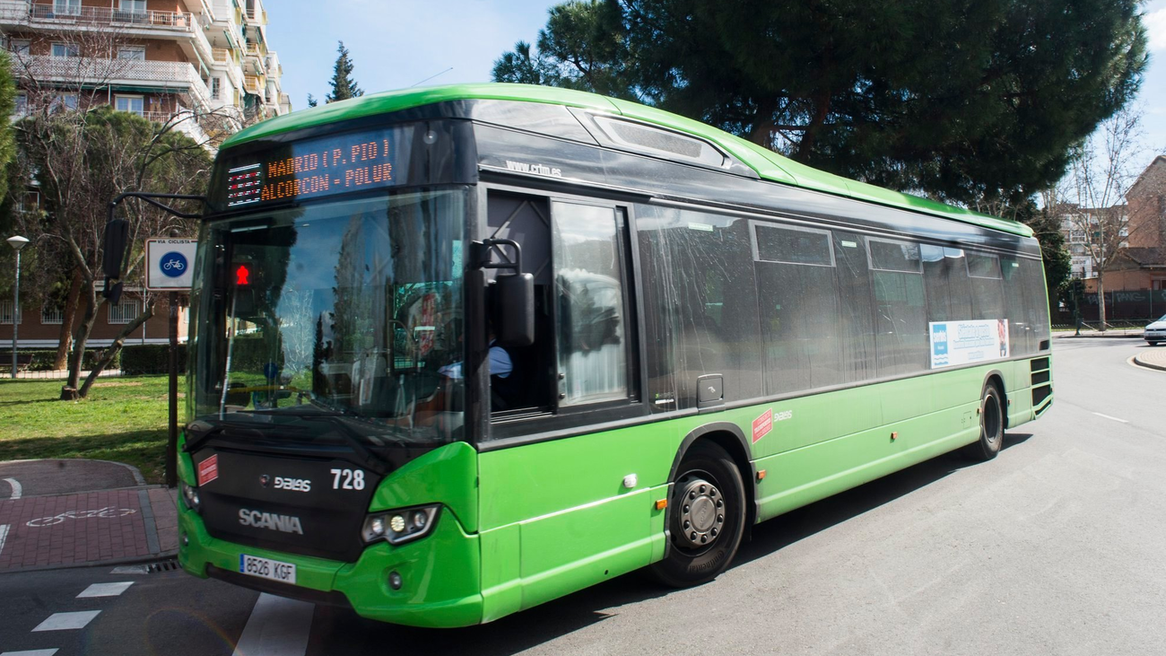 Autobús interurbano en su trayecto por Móstoles