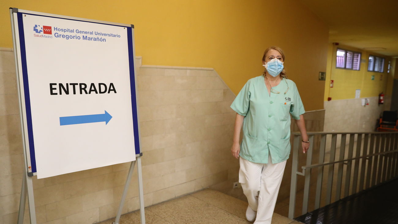 Zona de entrada a la sala de vacunación Covid en el Hospital Gregorio Marañón