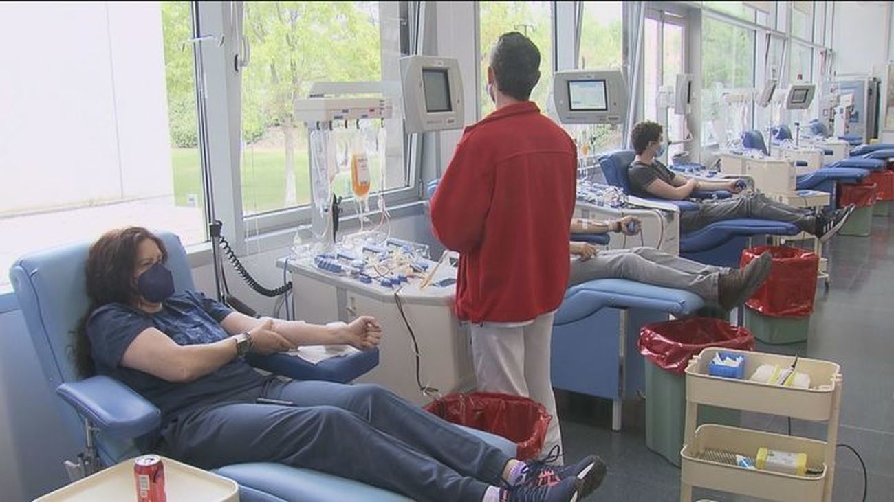 Donantes de sangre en un hospital madrileño