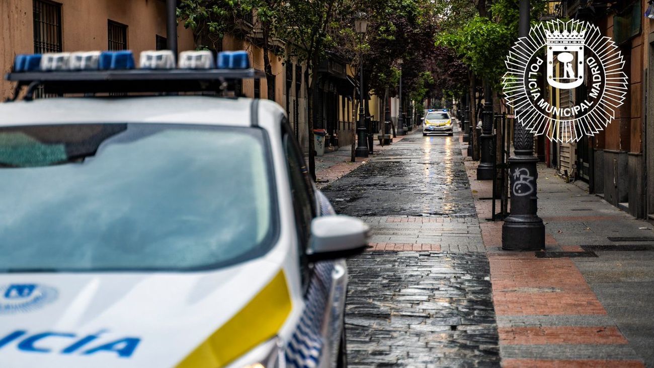 Imagen de un coche de la policía municipal en Arganzuela