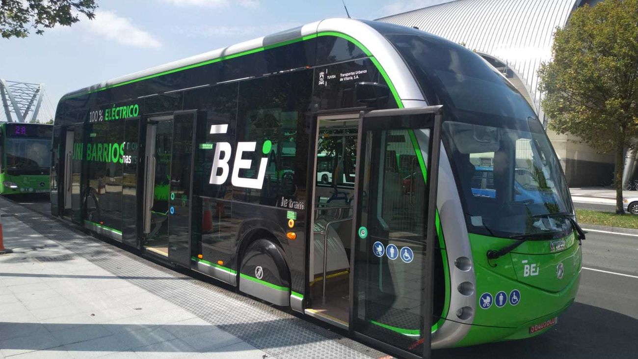 Modelo de autobús 100% eléctrico ie-Tram de 12 metros de longitud  fabricado por IRIZAR