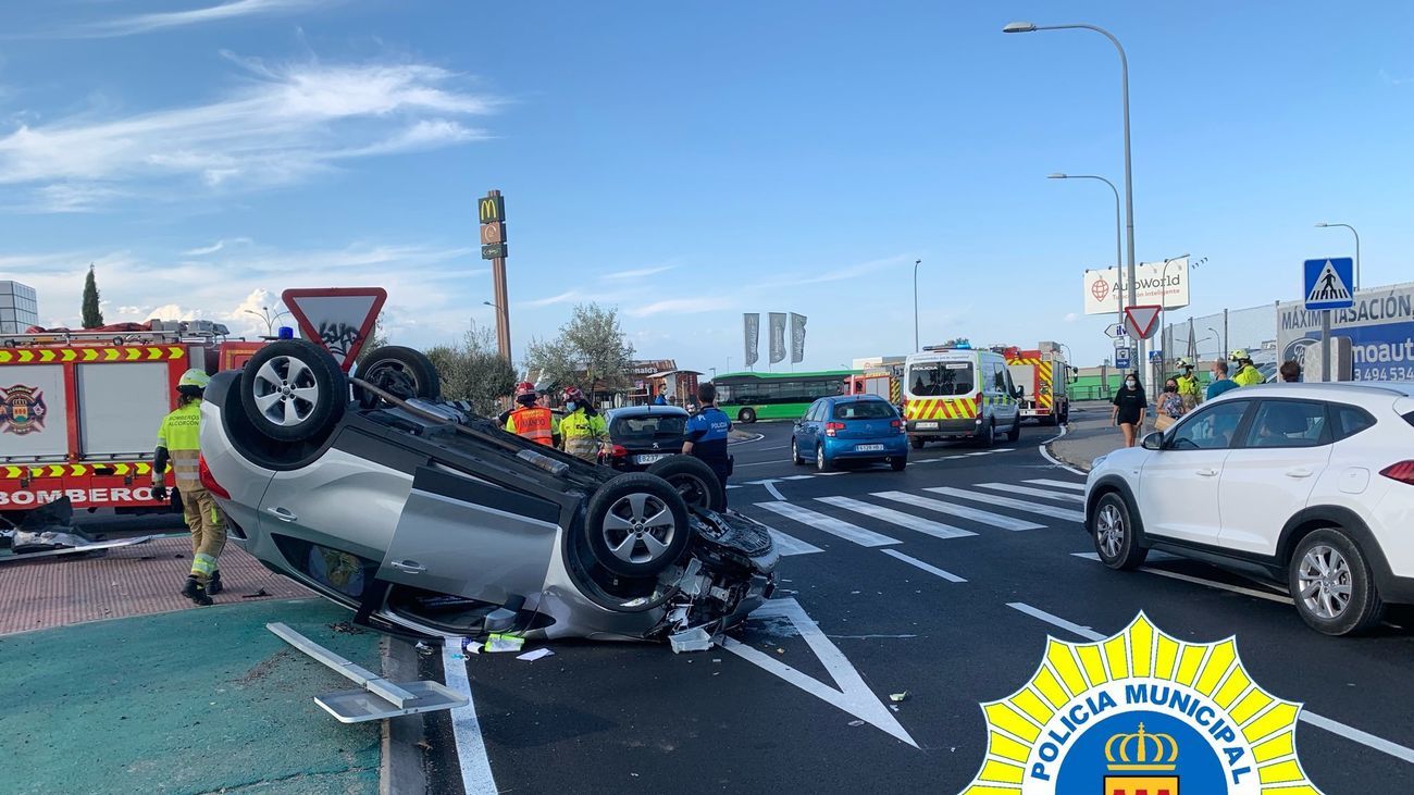 Intervención de los servicios de emergencia de Alcorcón tras el accidente causado por un conductor en estado de embriaguez