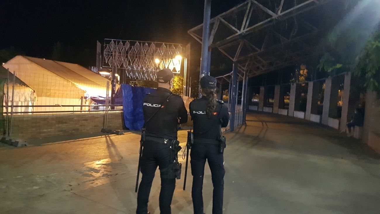 Policías nacionales en el recinto ferial de Leganés