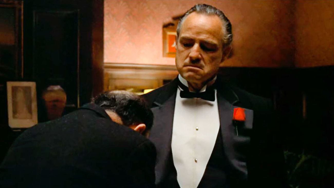 Marlon Brando interpreta a Don Vito Corleone en 'El Padrino' de Coppola