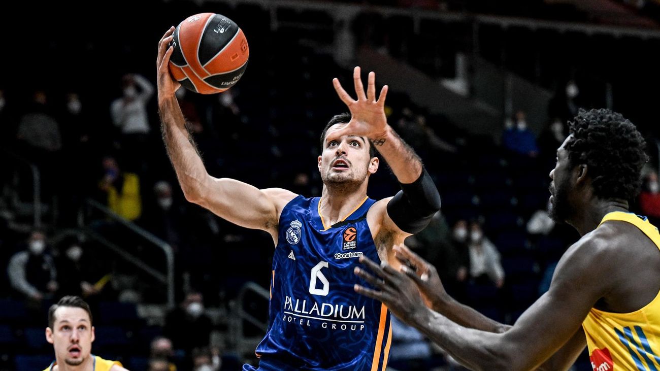 Alberto Abalde en el encuentros de Euroliga entre el Real Madrid y el Alba Berlin