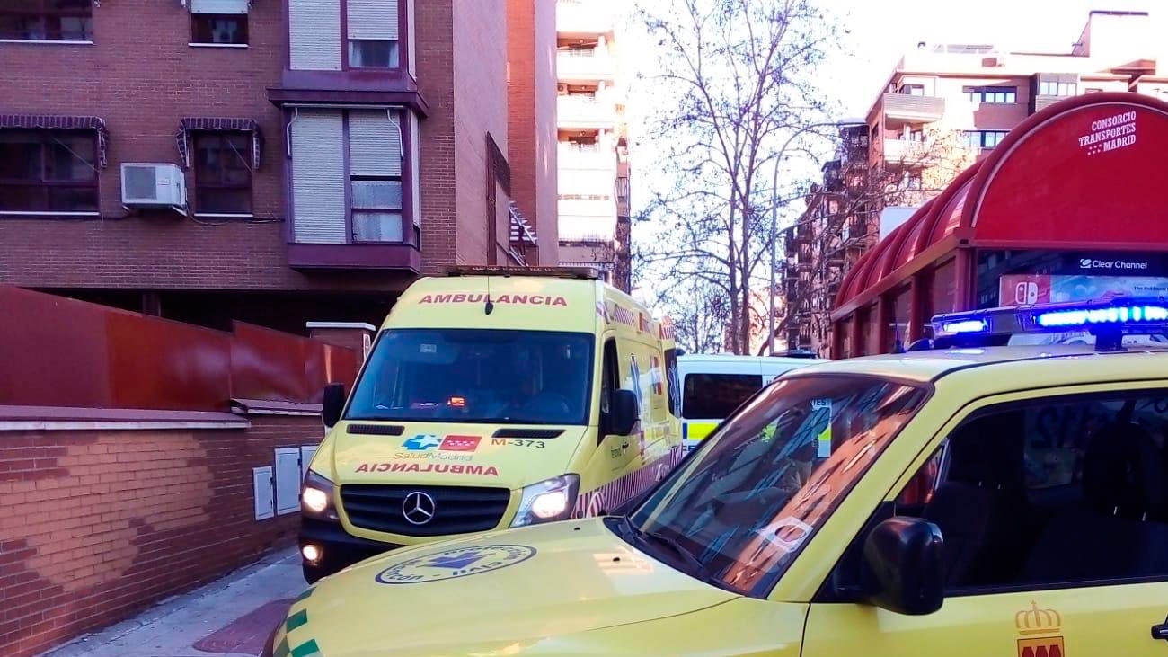 Policía de Alcorcón y una ambulancia de Summa 112 acuden a un accidente