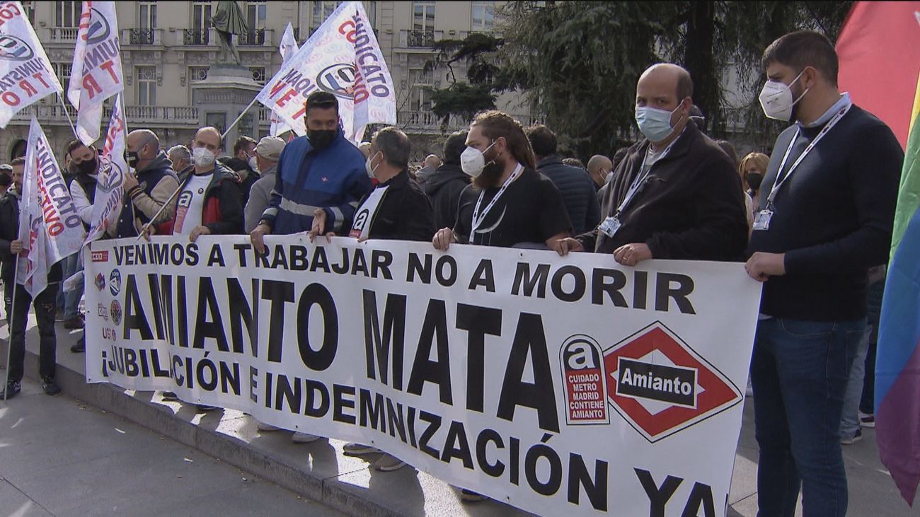Protesta de los trabajadores del Metro de Madrid por la exposición al amianto