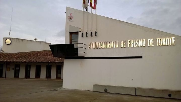 Ayuntamiento de Fresno de Torote, en Serracines