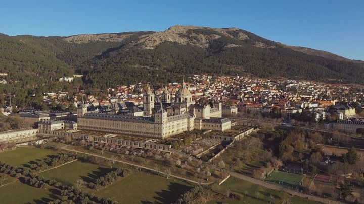 Detenida una empleada de hogar por robar joyas de la casa donde trabajaba en El Escorial