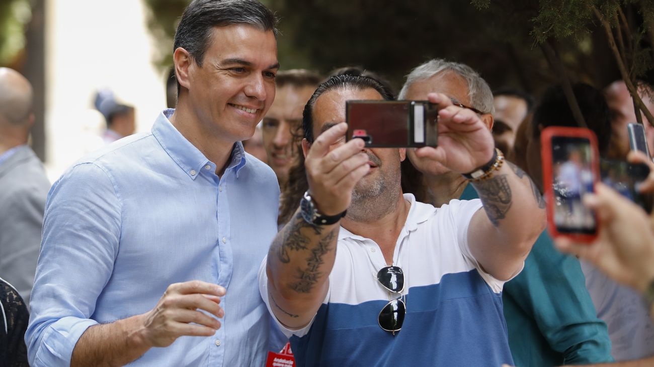 Sánchez defiende que las elecciones son "entre derechos o derechas"