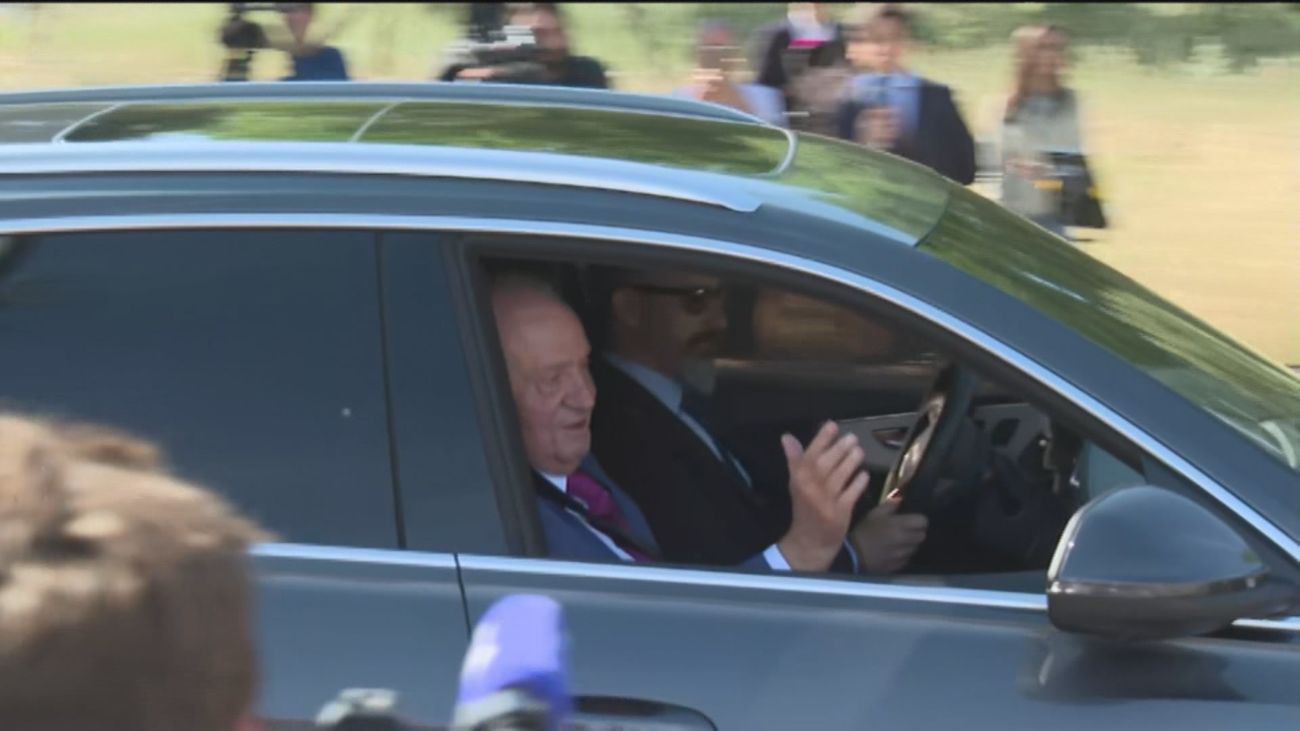 El rey Juan Carlos al regresar al Palacio de la Zarzuela