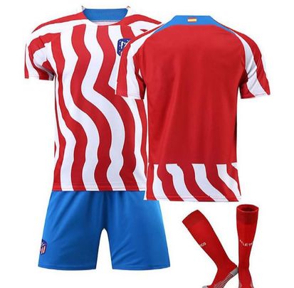 Polémica con la nueva camiseta del Atlético: del tiene forma de río al  kit alternativo de la afición