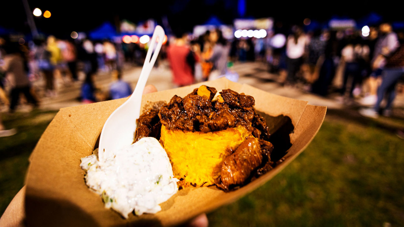 Comida para llevar en una feria de gastronomía