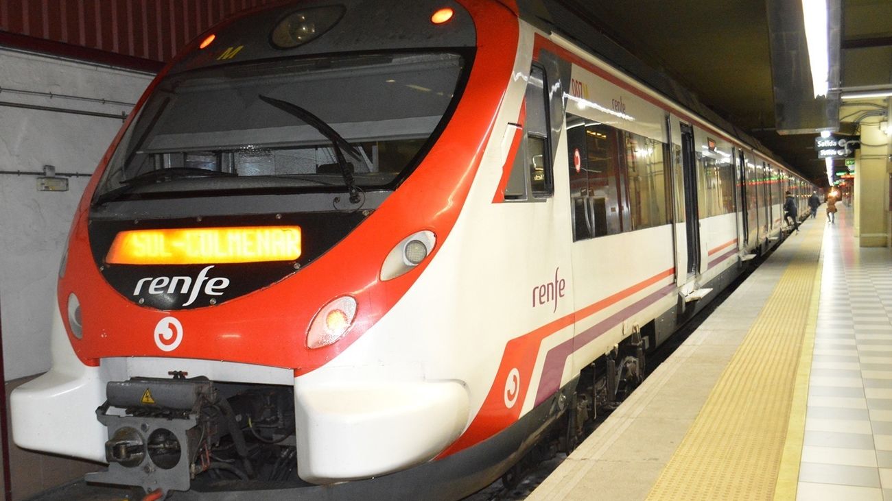 Tren en la estación de Parla