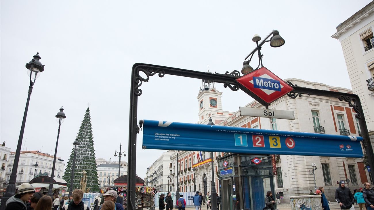 Una de las bocas de Metro de la Puerta del Sol